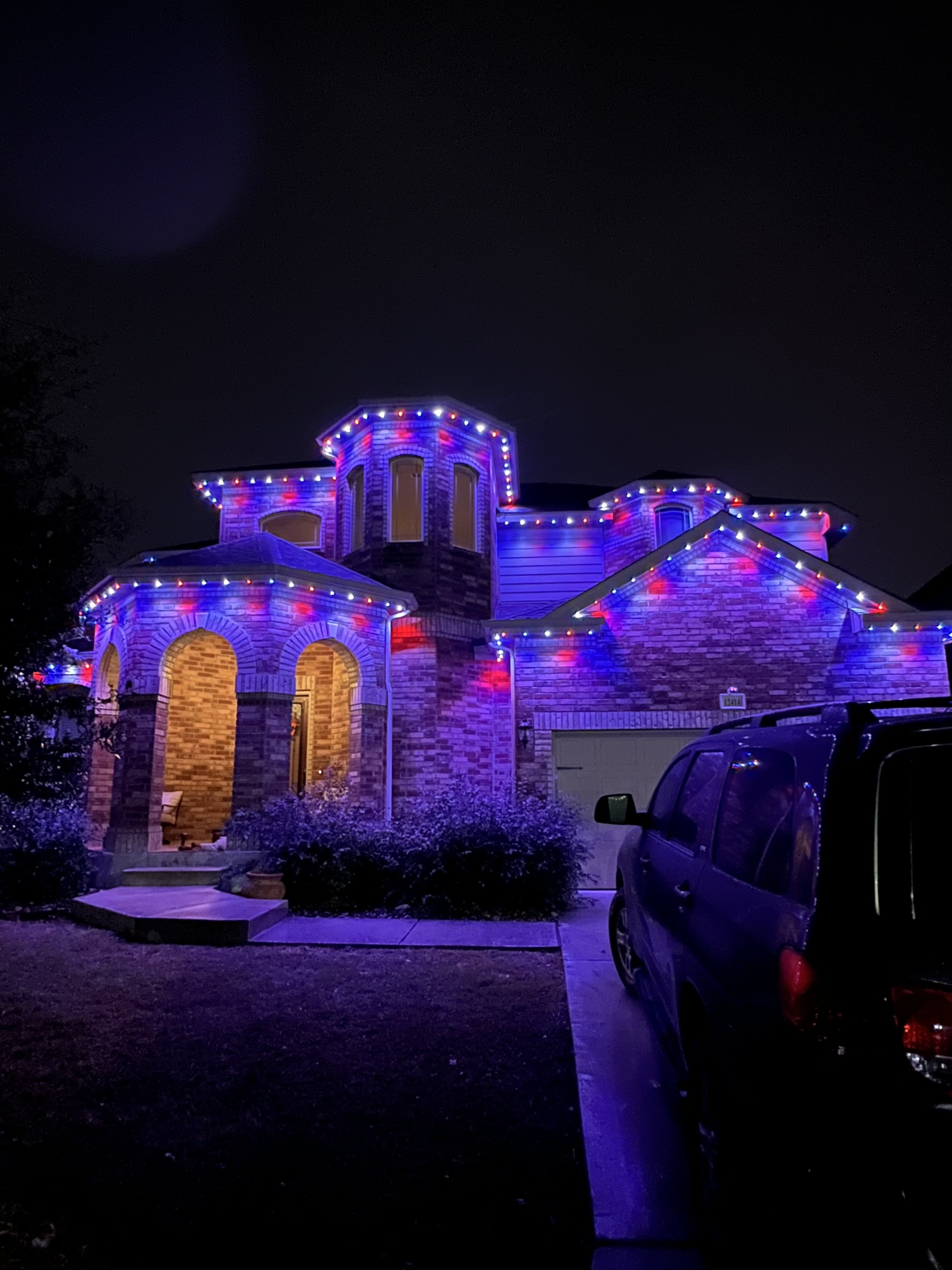 Real Dazzl Lighting july 4th install on a Texas home